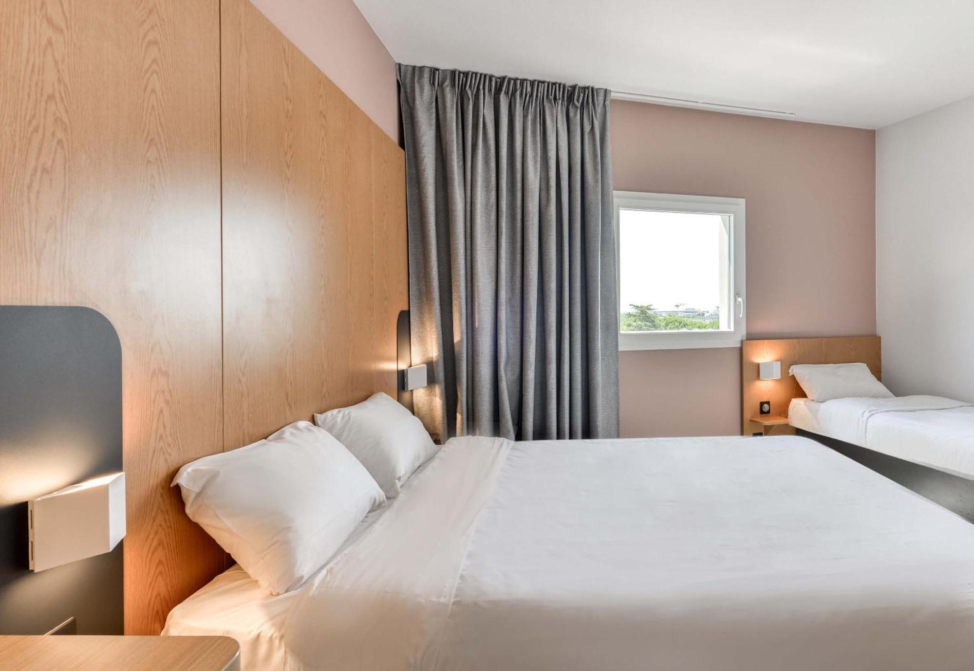 B&B Hotel Montpellier Centre Le Millenaire ภายนอก รูปภาพ