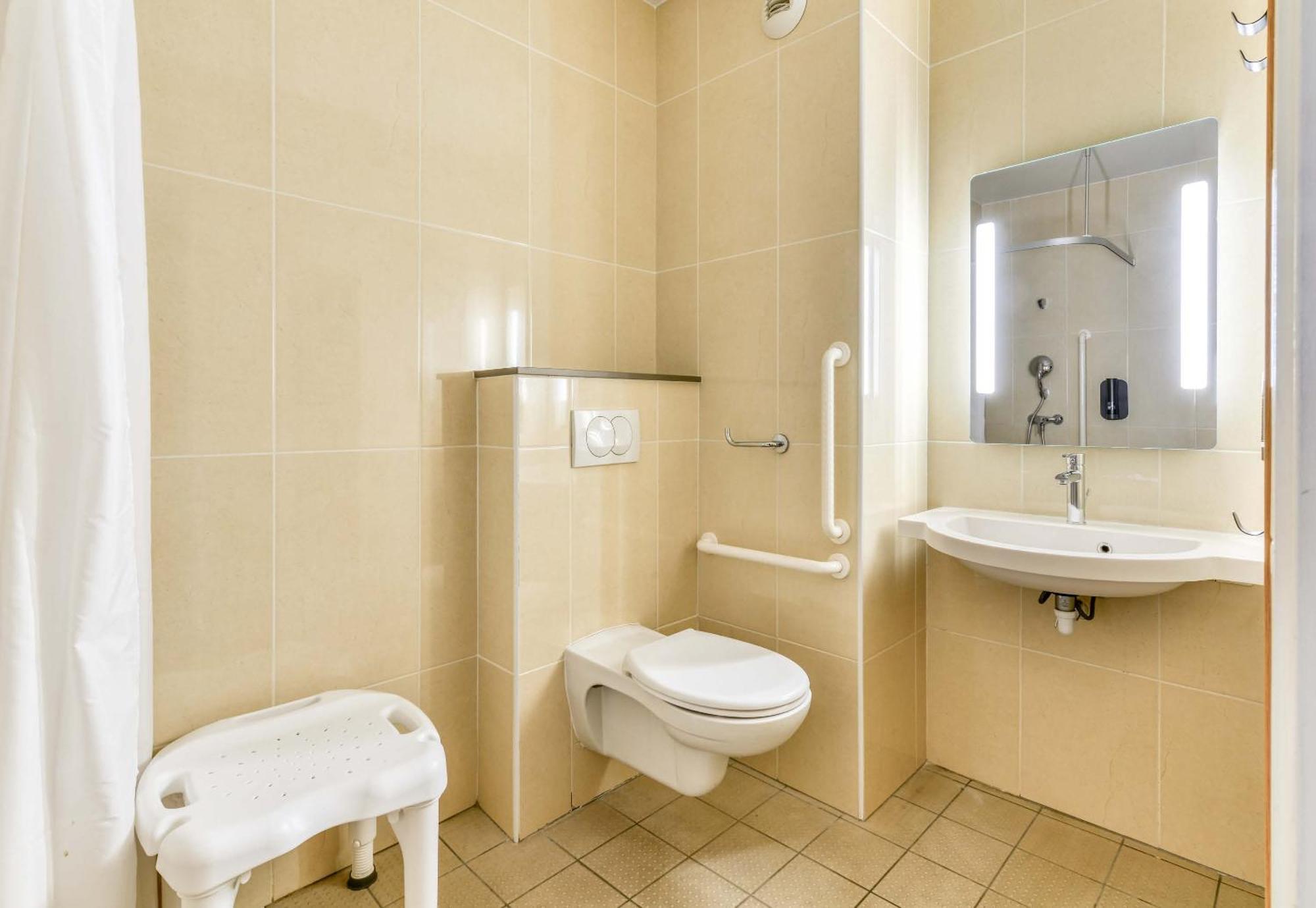 B&B Hotel Montpellier Centre Le Millenaire ภายนอก รูปภาพ