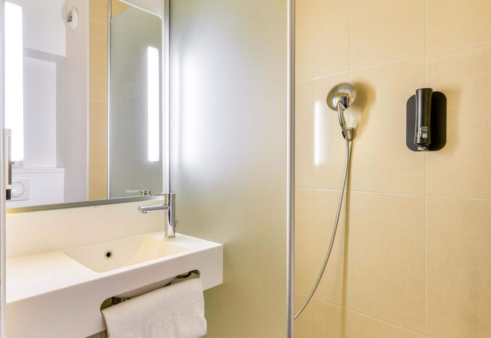 B&B Hotel Montpellier Centre Le Millenaire ภายนอก รูปภาพ